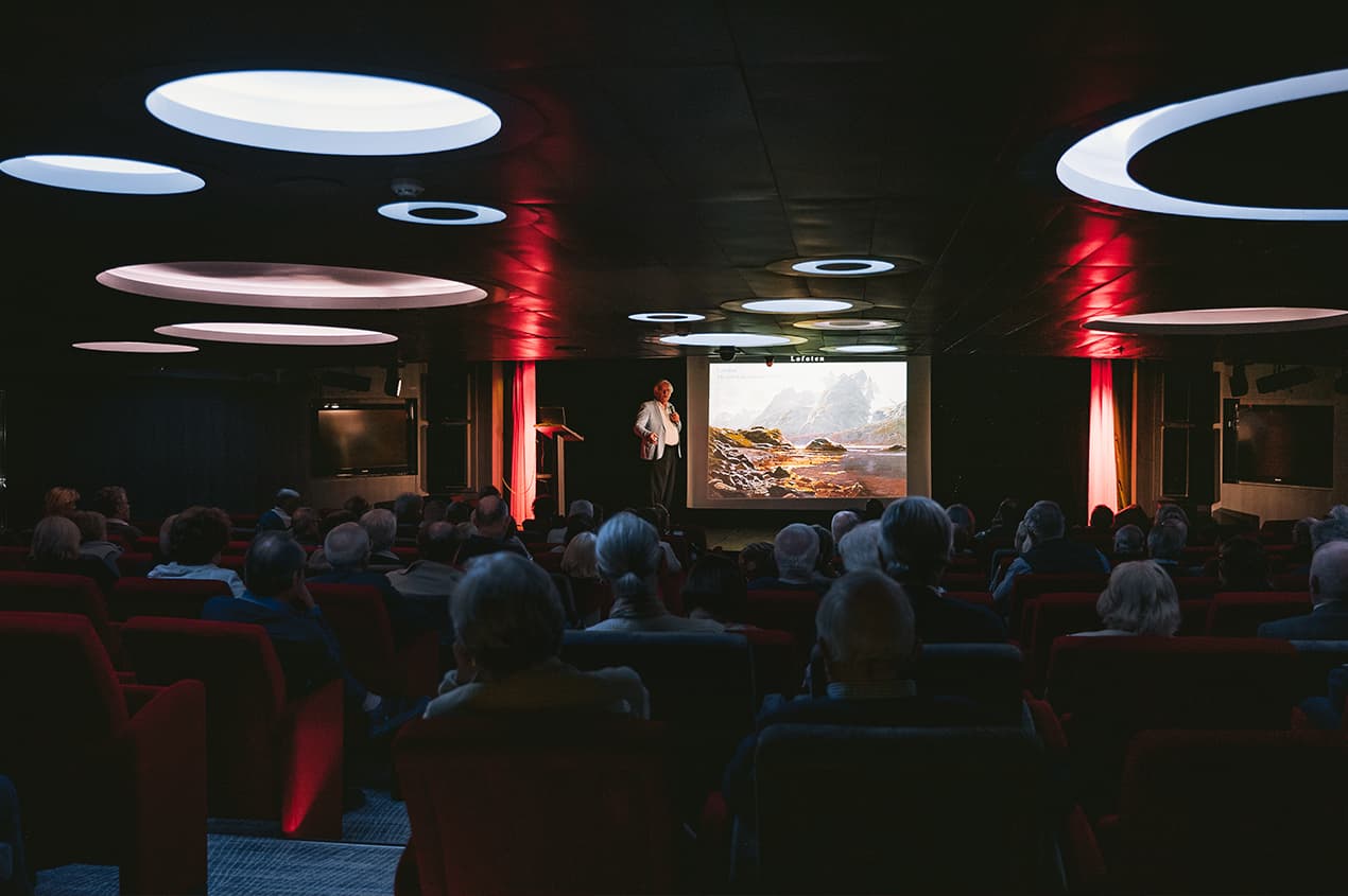 香頌般輕快浪漫的夜晚 - 娛樂表演（4樓）